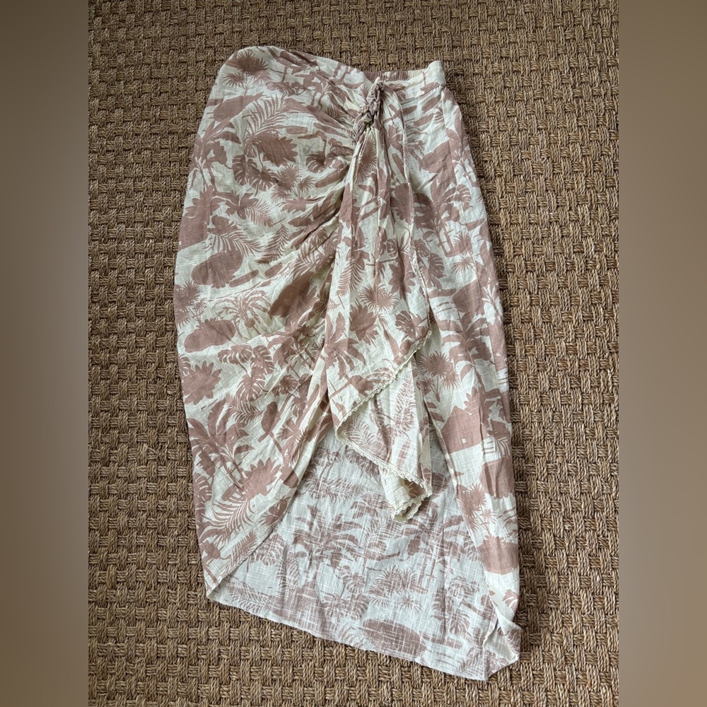 Tropical Print Sarong in Brown and Cream